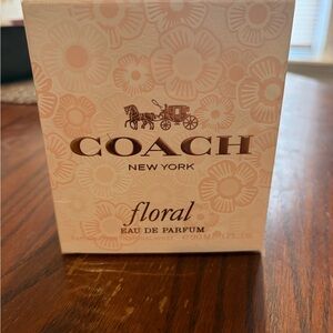 Coach New York Floral Eau de Parfum - Pink and White